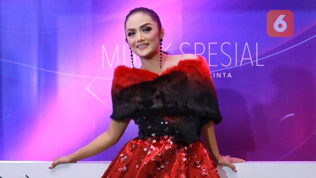 Raih berbagai penghargaan hingga gelar konser tunggal.