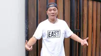 Iwa Kusuma atau biasa disapa Iwa K akan membawakan 25 lagu dalam konser bertajuk Batman Kasarug. Konser akan digelar di The Pallas, SCBD, Jakarta Selatan pada 4 April 2018 mendatang. (Deki Prayoga/Bintang.com)