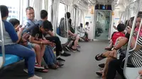 Naik MRT Jakarta di Lengangnya Ibu Kota Jelang Lebaran (Foto: Maria)