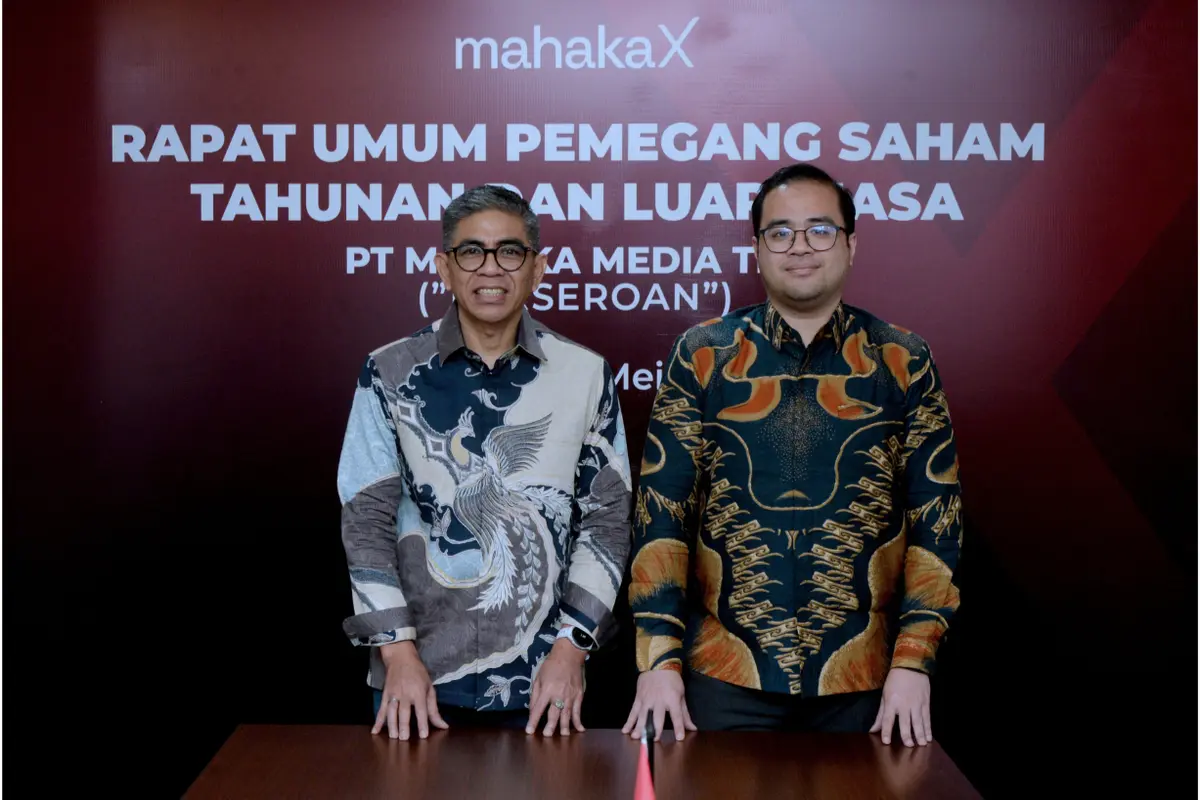 Direktur Utama mahakaX, Adrian Syarkawi (kiri), bersama Direktur mahakaX Aditama Wahyudi Mirza (kanan) dalam rangkaian RUPS 2026 PT Mahaka Media Tbk, Senin (25/5/2026). (Istimewa)