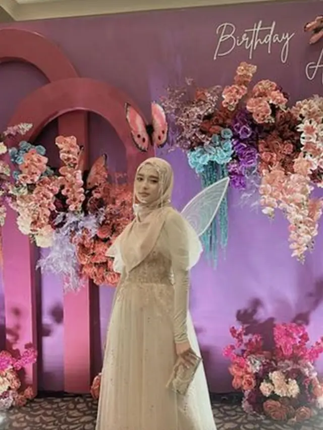 6 Potret Artis Pakai Busana Peri Bersayap, Luna Maya dan Fuji Bak Tinker Bell