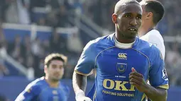 Jermain Defoe of Portsmouth celebrates scoring his penalty against Tottenham during a Barclays Premier League game at Fratton Park in Portsmouth, on September 28, 2008. AFP PHOTO/IAN KINGTON