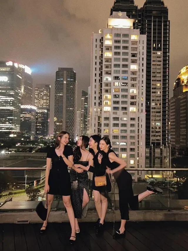 [Fimela] Enzy Storia