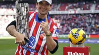 Jorge Martin saat mendapat penghormatan di markas tim idolanya, Atletico Madrid. (X/Atletico Madrid)