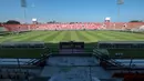 Pemandangan lapangan Stadion Kapten I Wayan Dipta, Gianyar, Bali, yang telah siap menggelar final Piala Presiden 2026 antara Persib Bandung dan Persebaya Surabaya. Partai puncak ini mempertemukan dua klub besar dengan sejarah panjang di sepak bola Indonesia yang telah puluhan kali bentrok di berbagai ajang. Persib melaju ke final setelah menyingkirkan Persija Jakarta 2-1, sedangkan Persebaya memastikan tiket usai mengalahkan Arema FC di babak semifinal. (KapanLagi.com/Budy Santoso)