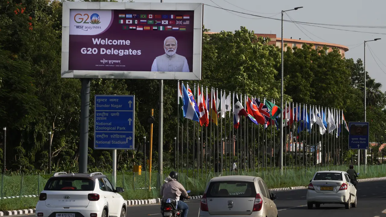India Sambut Delegasi KTT G20 dengan Papan Reklame Bergambar Narendra Modi