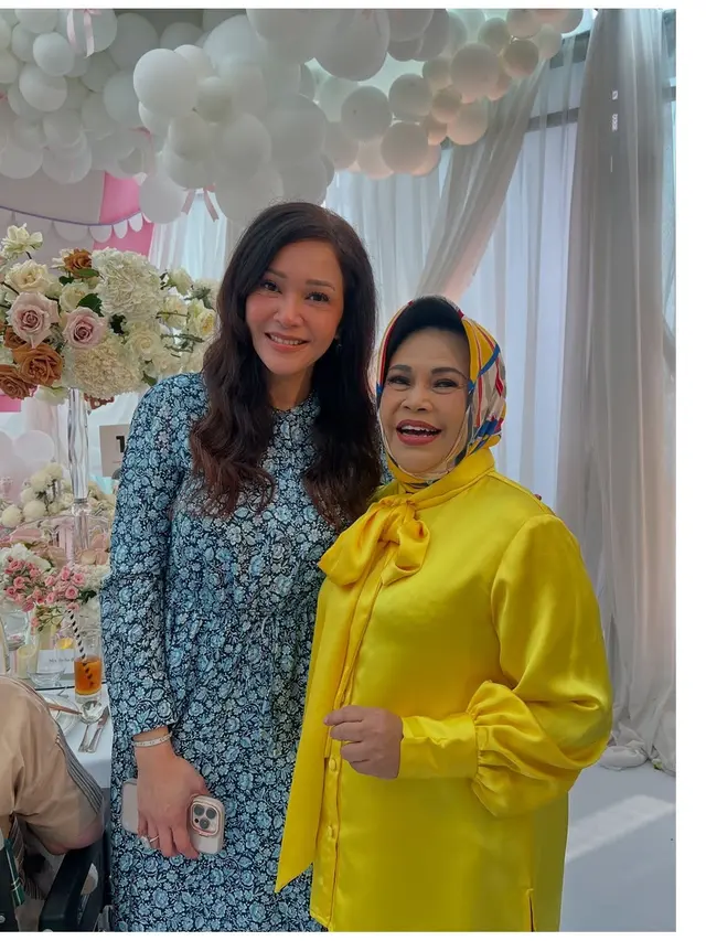 5 Detail Outfit Maia Estianty di Ultah Syahrini, Tampil Serasi dengan Irwan Mussry