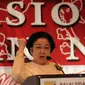 Ketua Umum PDIP, Megawati Soekarnoputri memberikan pidato pembuka pada Konvensi Nasional tentang Haluan Negara di JCC, Jakarta, Rabu (30/3/2016). Konvensi digelar oleh Aliansi Kebangsaan dan Forum Rektor Indonesia. (Liputan6.com/Helmi Fithriansyah)