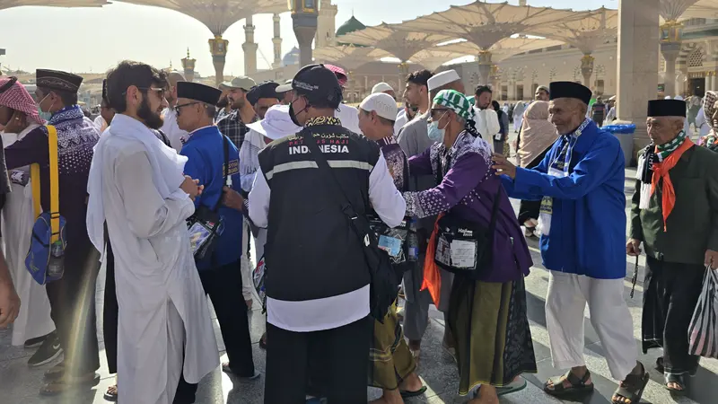 Selain Masjidil Haram, Jemaah Haji Sakit Juga Difasilitasi PPIH Ziarah ke Nabawi