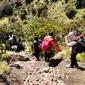 Pencarian pendaki hilang di Gunung Lawu. (Dian Kurniawan/Liputan6.com)