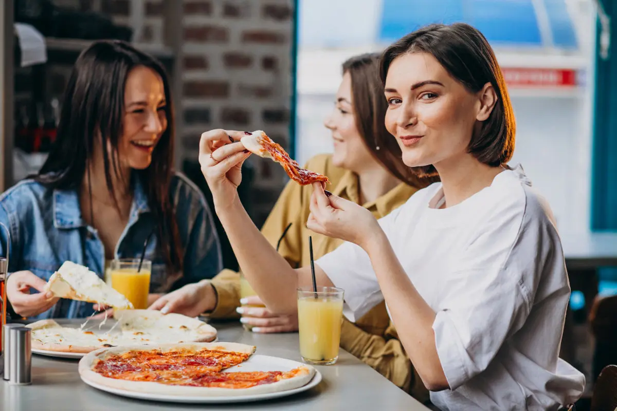 Tips Menjaga Berat Badan Tetap Stabil Meski Sering Makan di Luar