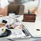 Ilustrasi kafe cokelat Godiva. (dok. Ece Gokcer/Unsplash.com)