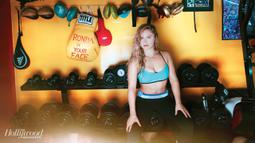 Ronda Rousey saat berpose untuk The Hollywood Reporter. (The Hollywood Reporter)