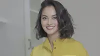 Gaya rambut pendek memang dapat membuat wajah lebih fresh dan awet muda. Hal ini pun dibuktikan oleh selebritis Ririn Ekawati yang baru saja memperbaharui potongan rambutnya, berikut tampilannya.