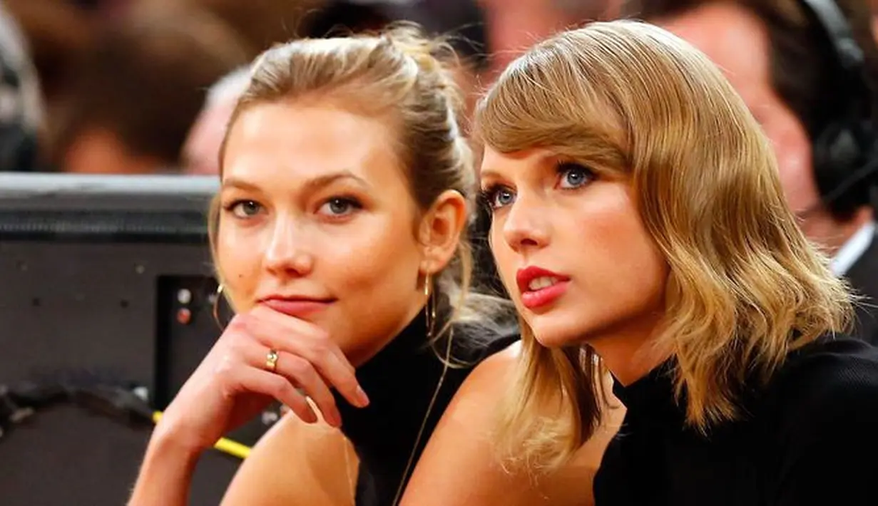 Namun saat ditanya mengenai itu Karlie Kloss pun menjelaskan "jangan percaya semua hal yang kamu baca." (Elle)