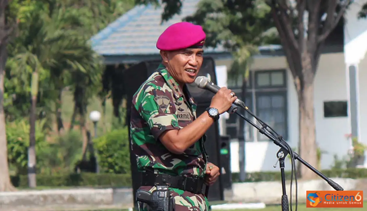 Citizen6, Surabaya: Dankormar menyampaikan ucapan terima kasih kepada seluruh prajurit Marwiltim atas kinerja, loyalitas dan penampilannya pada upacara HUT TNI ke-67 di Kodam V Brawijaya. (Pengirim: Diyat Akmal)