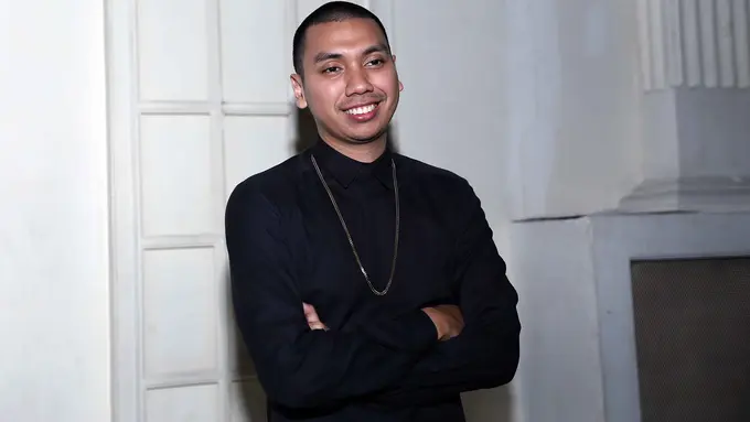 [Bintang] Sisi Lain Rayi Putra di Mini Album Solo, The Introduction