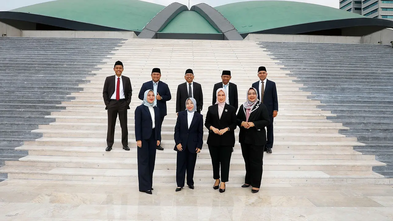 Muhammad Hasrul Hasan dan Evri Rizqi Monarshi terpilih sebagai Ketua dan Wakil Ketua KPI.