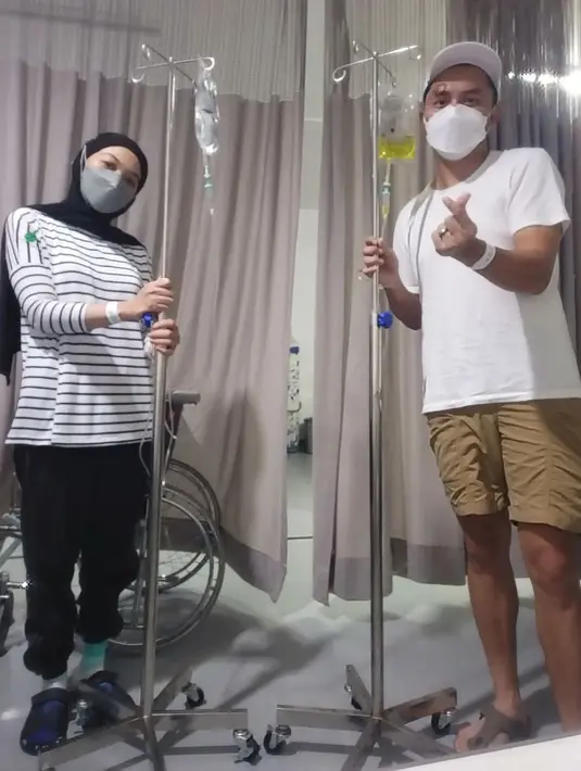 <p>Baik Dian Ayu Lestari, maupun Ananda Omesh akhirnya dipastikan untuk menjalani perawatan di rumah sakit. (Foto: Instagram/@dianayulestari)</p>