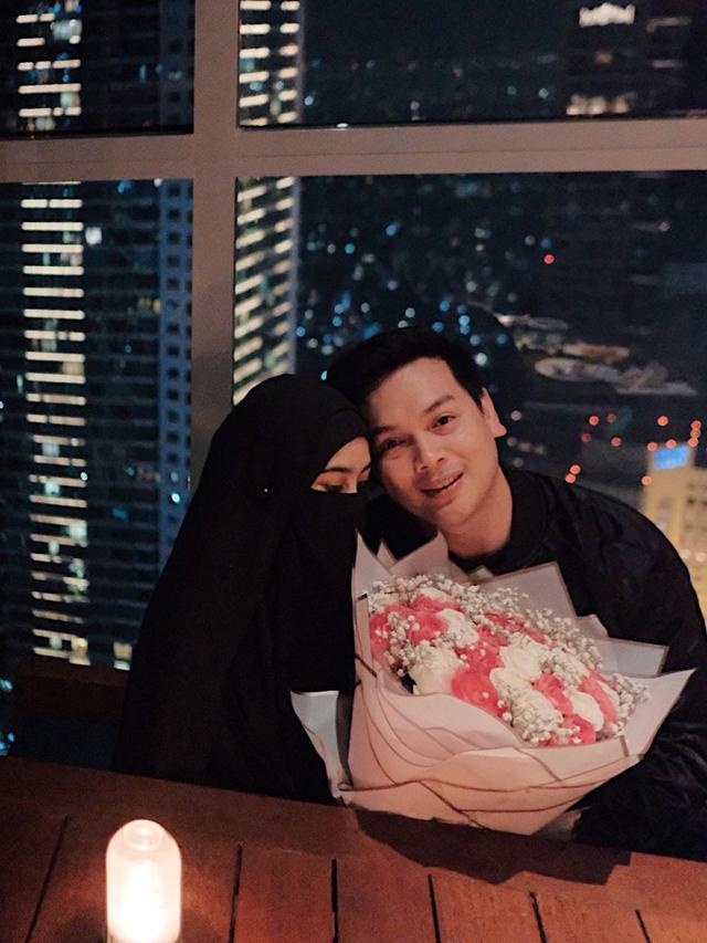 6 Potret Wardah Maulina, Selebgram yang Izinkan Suaminya ...