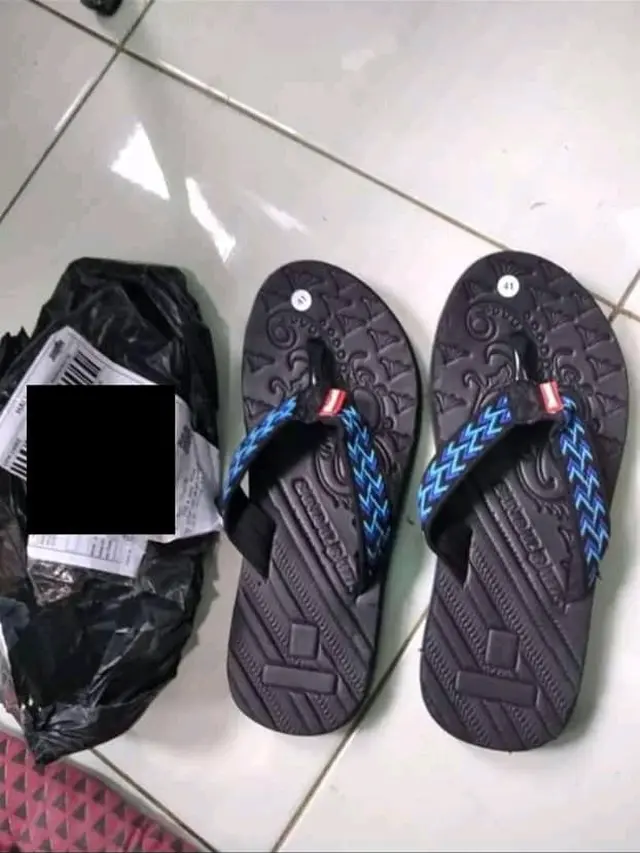 6 Potret Apes Beli Sendal Tidak Sesuai Ekspektasi Ini Bikin Kesal