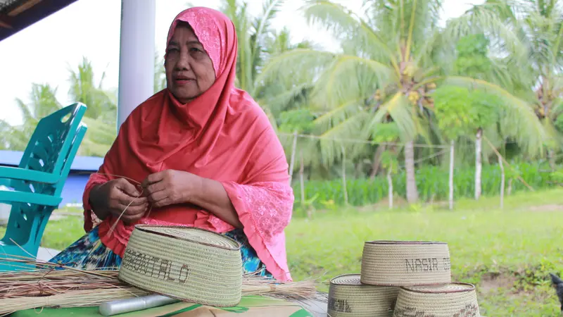 Pembuat Peci Keranjang Gus Dur