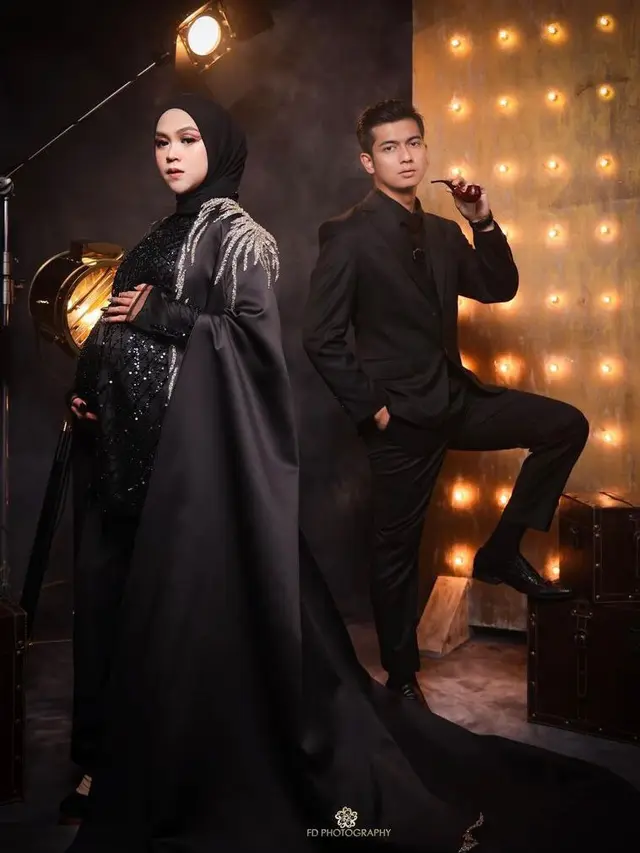 9 Gaya Maternity Shoot Ria Ricis dengan Ragam Tema, Pakai Kostum Peri Hutan-Baju Serba Hitam
