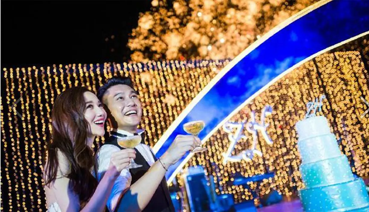 Saat akan meresmikan hubungannya, pasangan ini sedikit mengalami masalah. Lantaran kedua sepasang pengantin itu kesulitan mengurus izin nikah karena perbedaan kewarganegaraan. (dok.Facebook)