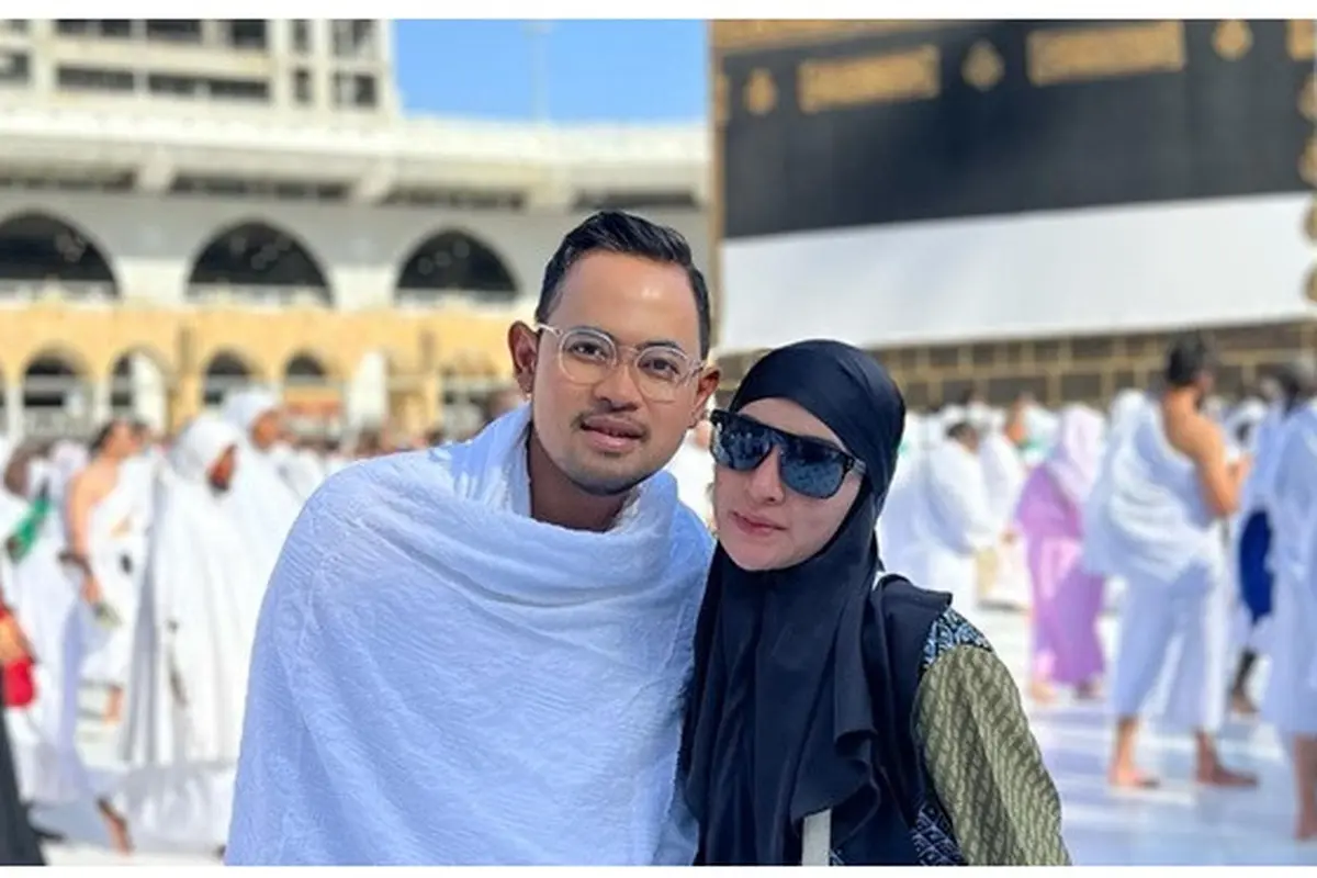 6 Potret Shandy Purnamasari dan Juragan 99 Jalani Ibadah Haji, Banjir Doa