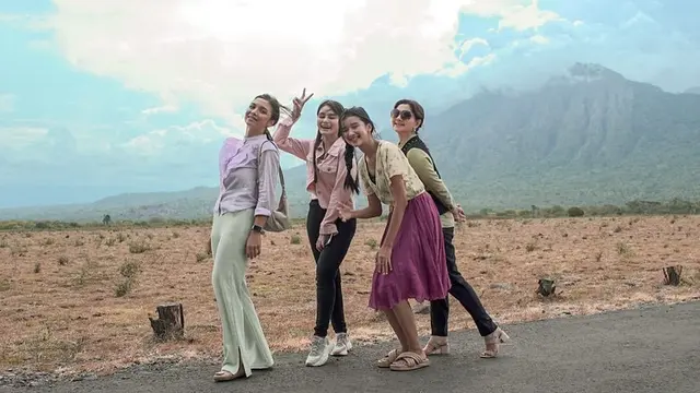 6 Momen Angela Gilsha Syuting di Jawa Timur, Kunjungi Berbagai Wisata
