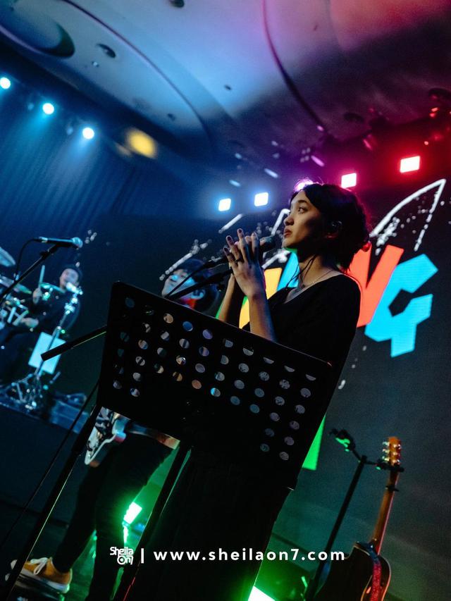 7 Potret Aishameglio Anak Duta yang Kini Jadi Backing Vokal Sheila On 7