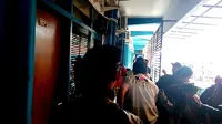 Penyidik KPK menggeledah Pendopo Kabupaten Malang (Liputan6.com/Zainul Arifin)