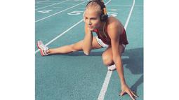Pada tahun 2011, Darya Klishina bergabung bersama tim Rusia pada Kejuaraan Atletik Indoor Eropa di Paris, Prancis. Darya meraih juara pertama dengan lompatan sejauh 6.80 m. (Bola.com/Instagram/Darya)