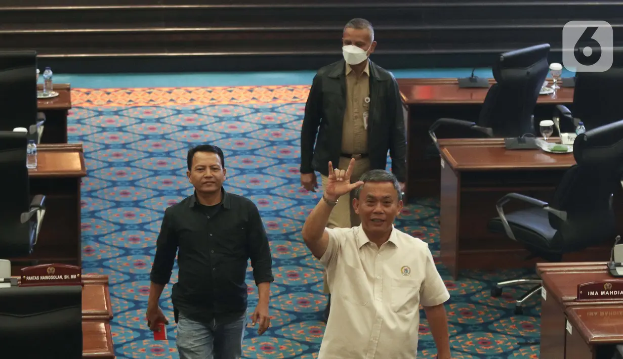 Ketua DPRD DKI Jakarta Prasetyo Edi Marsudi usai memipin sidang Rapimgab terkait tiga nama calon Penjabat (Pj) Gubernur pengganti Anies Baswedan di Gedung DPRD DKI Jakarta, Selasa (13/9/2022). Rapimgab yang dihadiri oleh pimpinan sembilan fraksi memutuskan tiga nama yang akan diberikan kepada Menteri Dalam Negeri, yakni Heru Budi Hartono, Bahtiar, dan Marullah Matali. (Liputan6.com/Herman Zakharia)