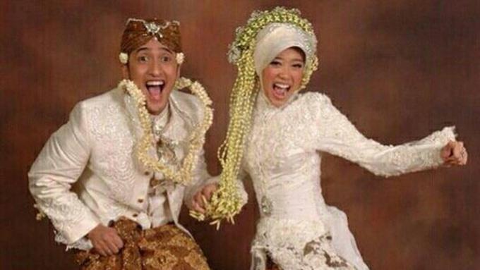 10 Tahun Pernikahan Irfan  Hakim I Love  You  Bunda News 