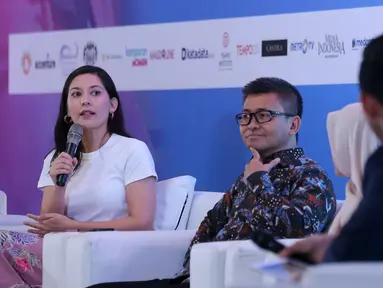 Aktris yang juga aktivis Hannah Al Rashid saat menjadi narasumber dalam forum dialog Summit on Girls Getting Equal: Let's Invest in Girls di Jakarta, Selasa (10/12/2019). Kebijakan yang pro terhadap kesetaraan gender masih belum banyak diakomodasi di tingkat desa. (Liputan6.com/Fery Pradolo)