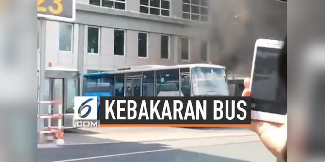 VIDEO: Bus Terbakar di Bandara Ngurah Rai