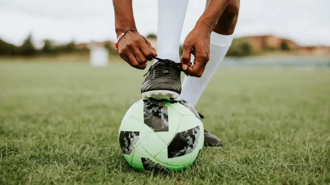 Sepatu Bola.