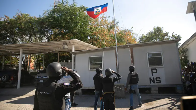 Tenteng Senjata, Polisi Haiti Gelar Aksi Protes di Ibu Kota