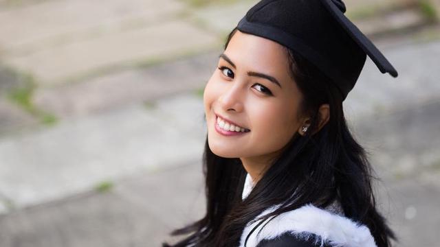 Maudy Ayunda Resmi Jadi Sarjana Universitas Oxford - ShowBiz Liputan6.com