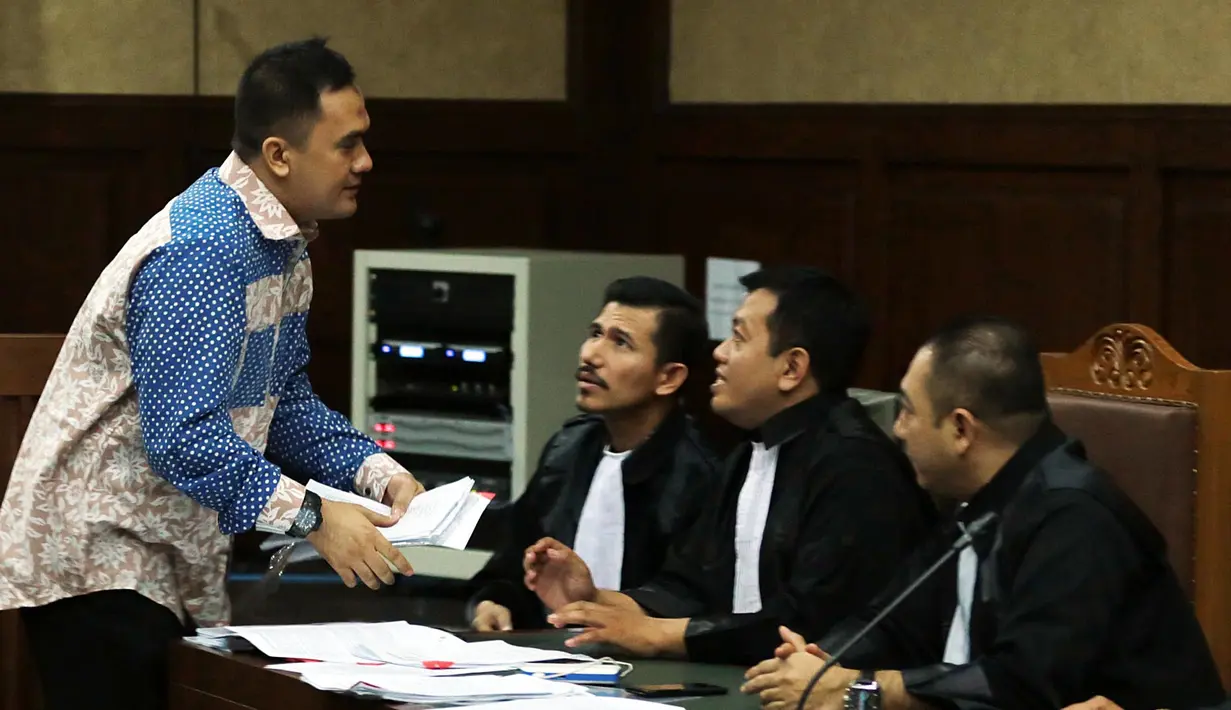 "Intinya kami menolak pembelaan terdakwa karena berdasarkan asumsi. Semua tuntutan sesuai dengan fakta yang didapatkan," kata Muhammad Nur Aziz selaku JPU, di persidangan, Rabu (26/7/2017). (Deki Prayoga/Bintang.com)