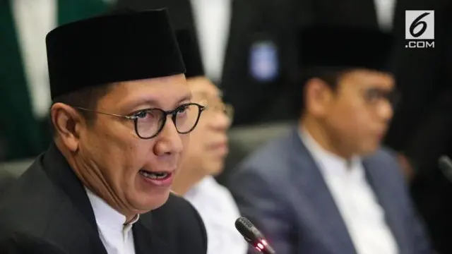Menteri Agama Lukman Hakim Saifuddin menepis tuduhan meminum arak saat meresmikan Sekolah Tinggi Agama Katolik (STAKat) Negeri Pontianak.