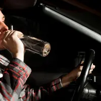 Jangan sekali-kali mabuk sambil berkendara. Jangan.