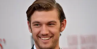Sosok aktor tampan seperti Alex Pettyfer tentu saja menjadi idola kaum wanita didunia. (AFP/Bintang.com)