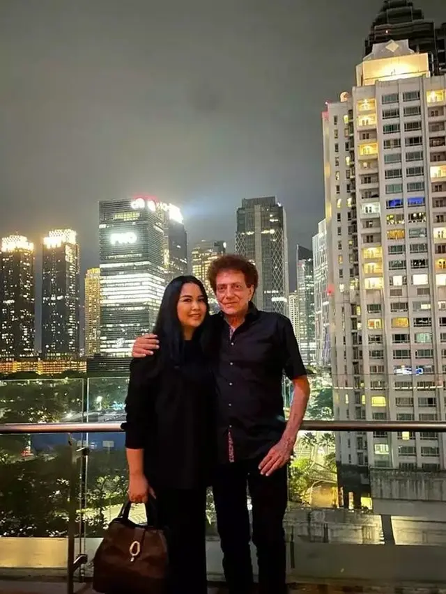 Ahmad Albar dan Dewi Sri Astuti