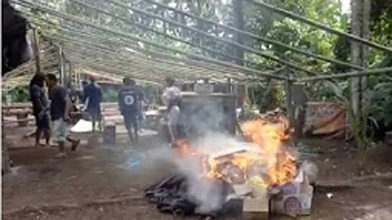 Tempat judi sabung ayam di Desa Matani, Kecamatan Tumpaan, Kabupaten Minahasa Selatan, Sulut.