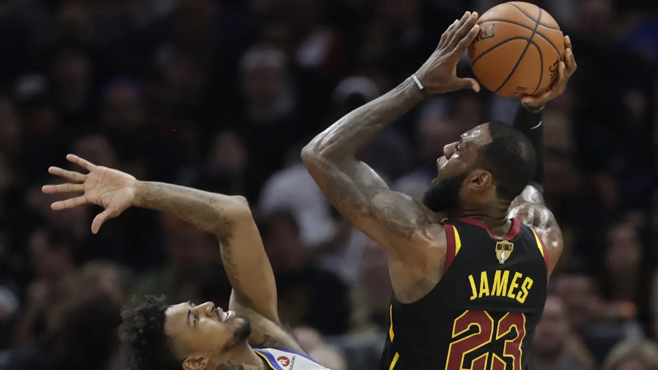 FOTO: Sapu Bersih, Warriors Raih Juara NBA di Markas Cavaliers