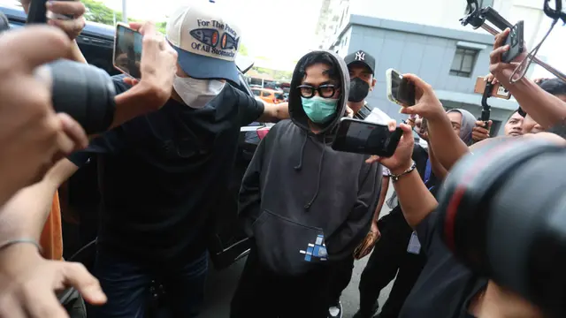 Kembali dari BNNP DKI Jakarta, Onad Membisu