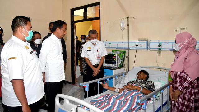 Foto: Iwan Bule Dampingi Jokowi Tinjau Lokasi Tragedi Kanjuruhan