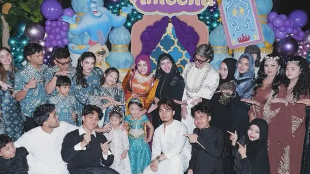 Aurel Hermansyah dan Atta rayakan Pesta Ulang Tahun Ameena ke-4. [@genifaruk]